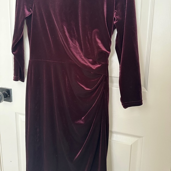 LIKE NEW Eliza J Velvet Cocktail Dress - Picture 3 of 6